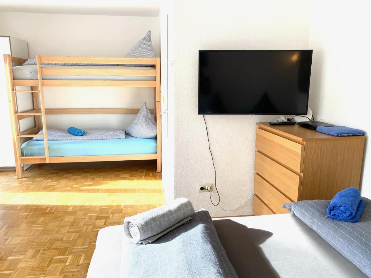 Gemuetliche Privatzimmer Mit Geteiltem Bad, Kueche Und Garten Munique Exterior foto