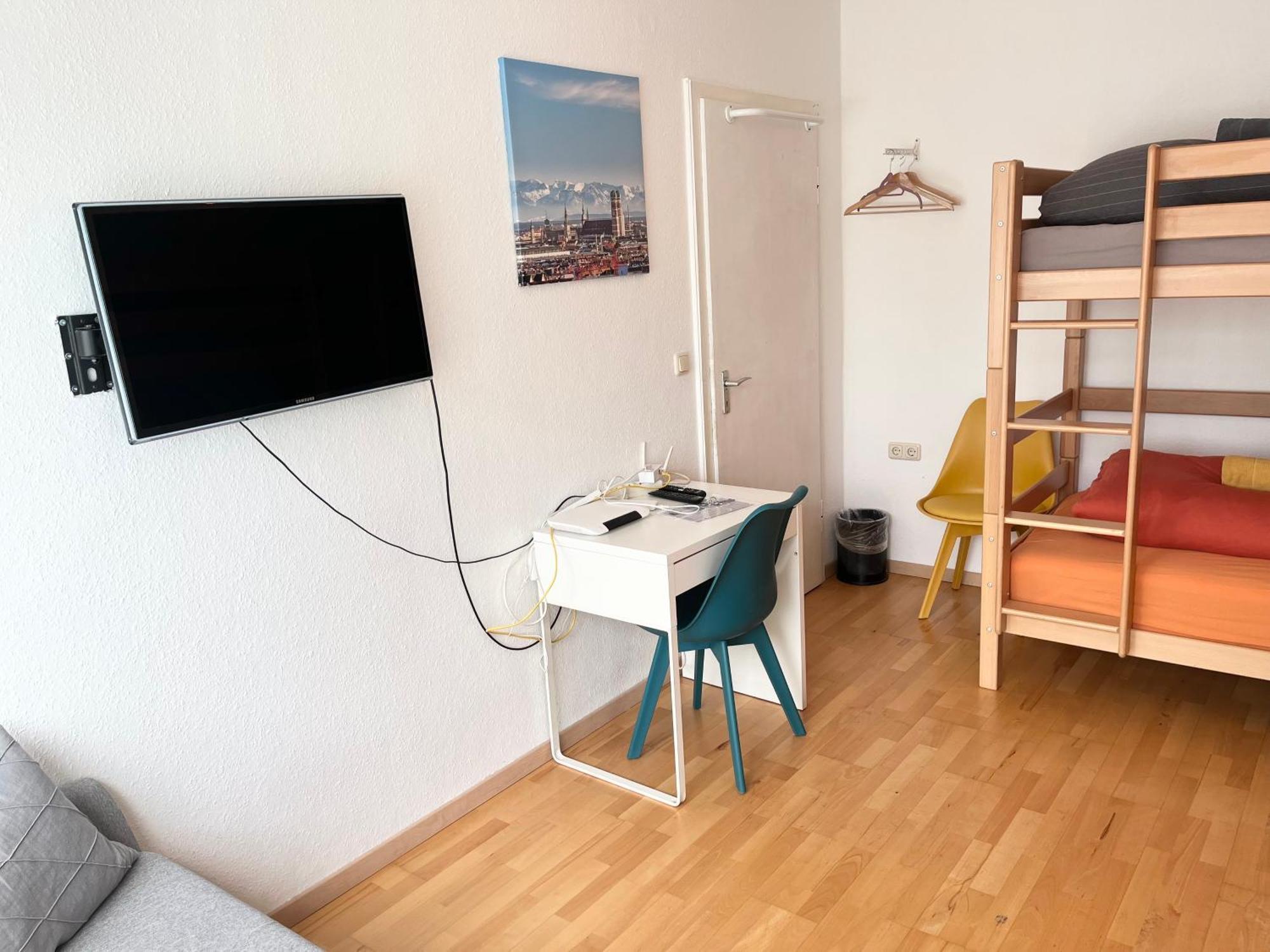 Gemuetliche Privatzimmer Mit Geteiltem Bad, Kueche Und Garten Munique Exterior foto